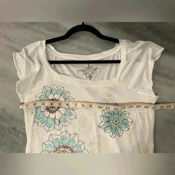 Tommy Hilfiger Beaded Boatneck Cap Sleeve Floral Mandala Graphic Tee Size Small - Picture 5 of 10
